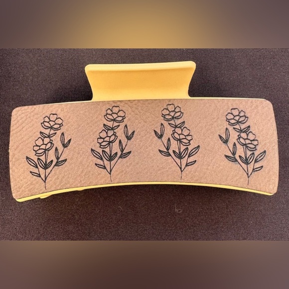 Hair Clips - Picture 1 of 10